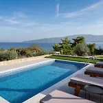 Cavos Boutique Homes * Istmia