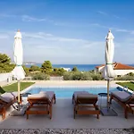 Cavos Boutique Homes