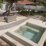 Cavos Boutique Homes *