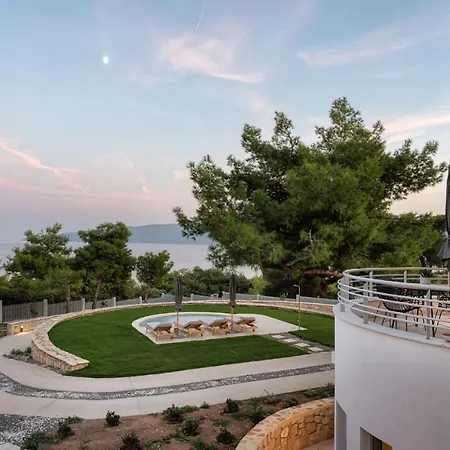 Cavos Boutique Homes 아파트 이스트미아