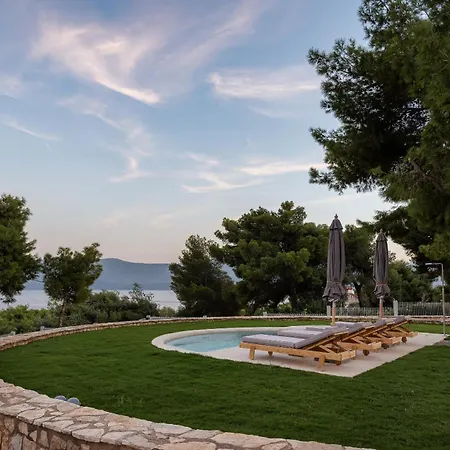 Cavos Boutique Homes Isthmia