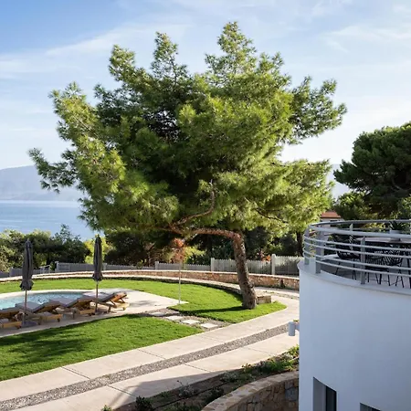 Cavos Boutique Homes Istmia
