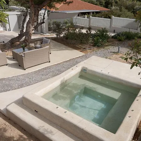 Cavos Boutique Homes *