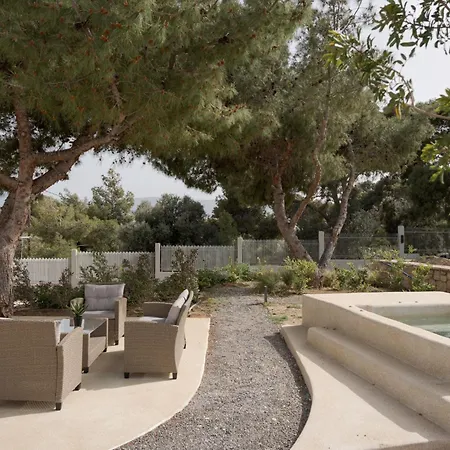 Cavos Boutique Homes Istmia