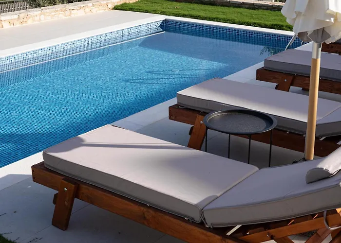 Cavos Boutique Homes *