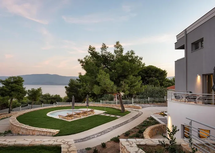 Cavos Boutique Homes *