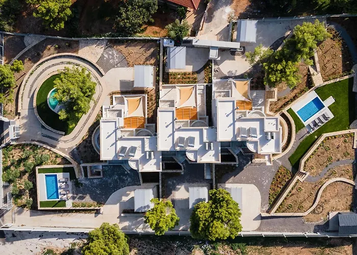 Cavos Boutique Homes *