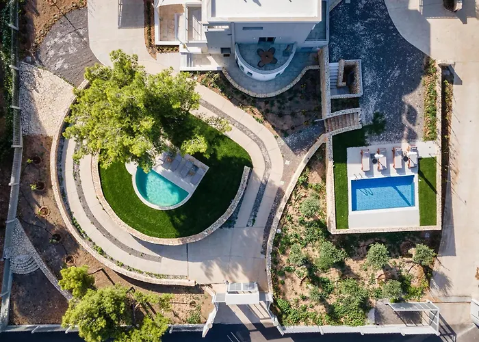 Cavos Boutique Homes إسثْمِيا