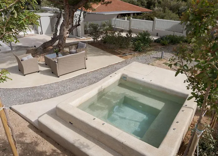 Cavos Boutique Homes *